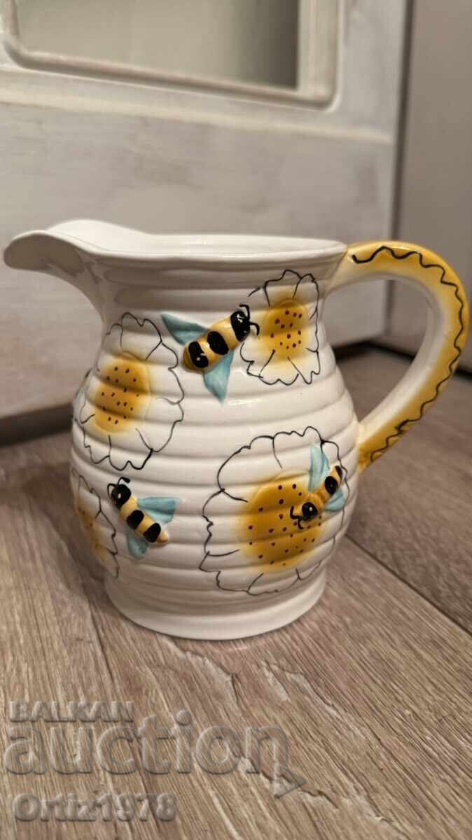 Urcior de miere vintage franțuzesc – manual, 760 ml. cu preț 47.00 BGN | € 24.03 Urcior de miere vintage franțuzesc – manual, 760 ml. cu preț 47.00 BGN | € 24.03