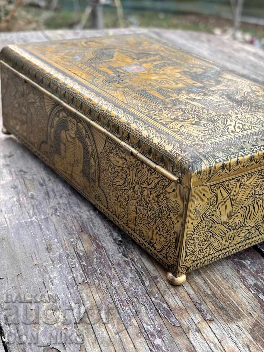 Copper cigar box with price 105.00 BGN | € 53.69 Copper cigar box with price 105.00 BGN | € 53.69