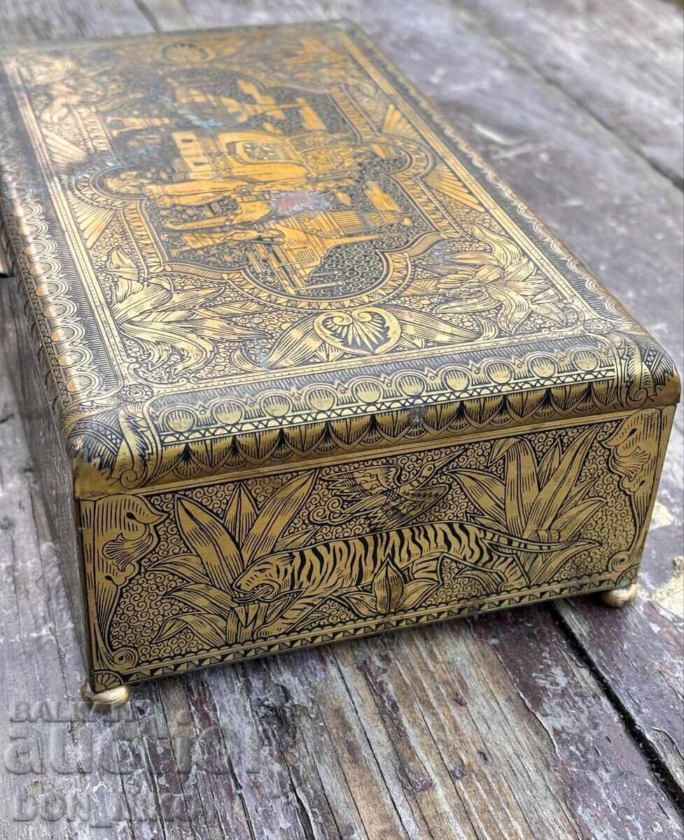 Delivery of Copper cigar box Delivery of Copper cigar box