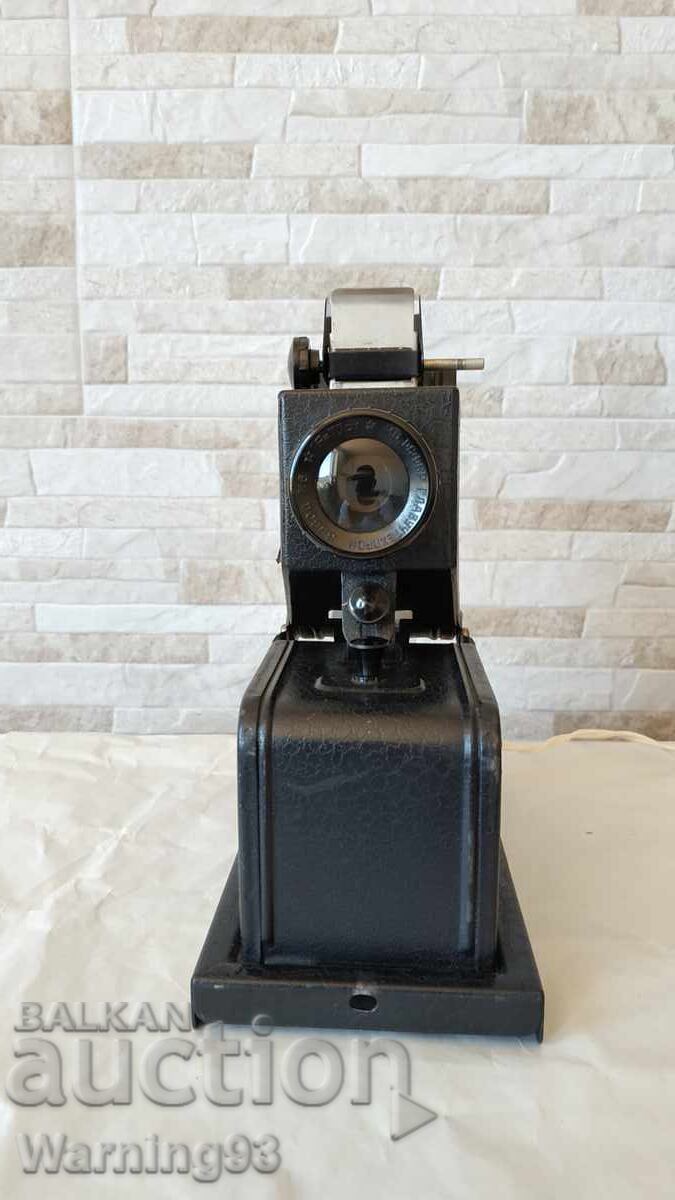 Стар руски Филмоскоп (Диапроектор) ФГК-49 - 1950г. - СССР с цена € 70.00 | 136.91 лв.