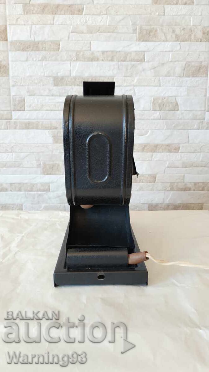 Παράδοση Παλιό ρωσικό φιλμοσκόπιο (προβολέας διαφανειών) FGK-49 - 1950. - ΕΣΣΔ Παράδοση Παλιό ρωσικό φιλμοσκόπιο (προβολέας διαφανειών) FGK-49 - 1950. - ΕΣΣΔ