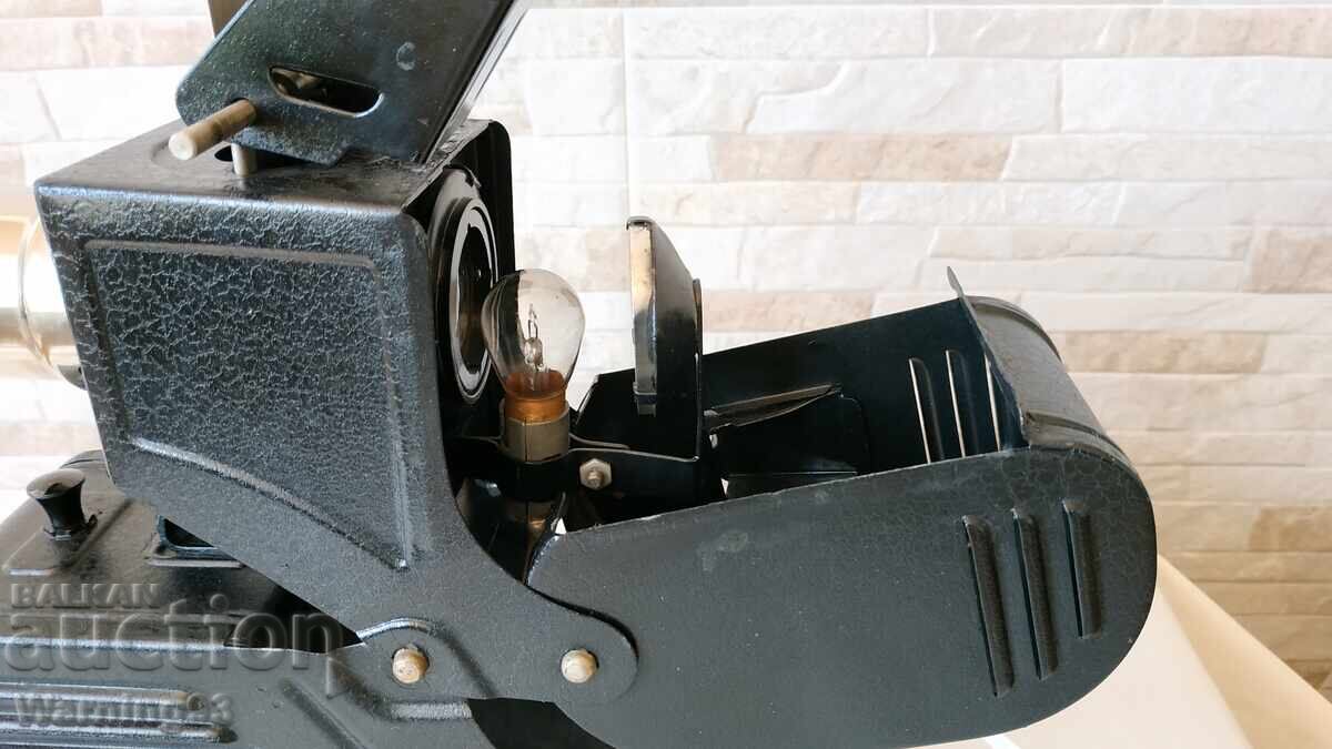 Παλιό ρωσικό φιλμοσκόπιο (προβολέας διαφανειών) FGK-49 - 1950. - ΕΣΣΔ - 5 Παλιό ρωσικό φιλμοσκόπιο (προβολέας διαφανειών) FGK-49 - 1950. - ΕΣΣΔ - 5