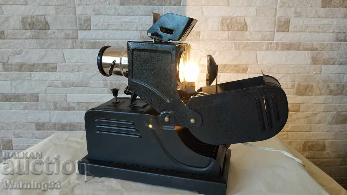 Παλιό ρωσικό φιλμοσκόπιο (προβολέας διαφανειών) FGK-49 - 1950. - ΕΣΣΔ - 6 Παλιό ρωσικό φιλμοσκόπιο (προβολέας διαφανειών) FGK-49 - 1950. - ΕΣΣΔ - 6
