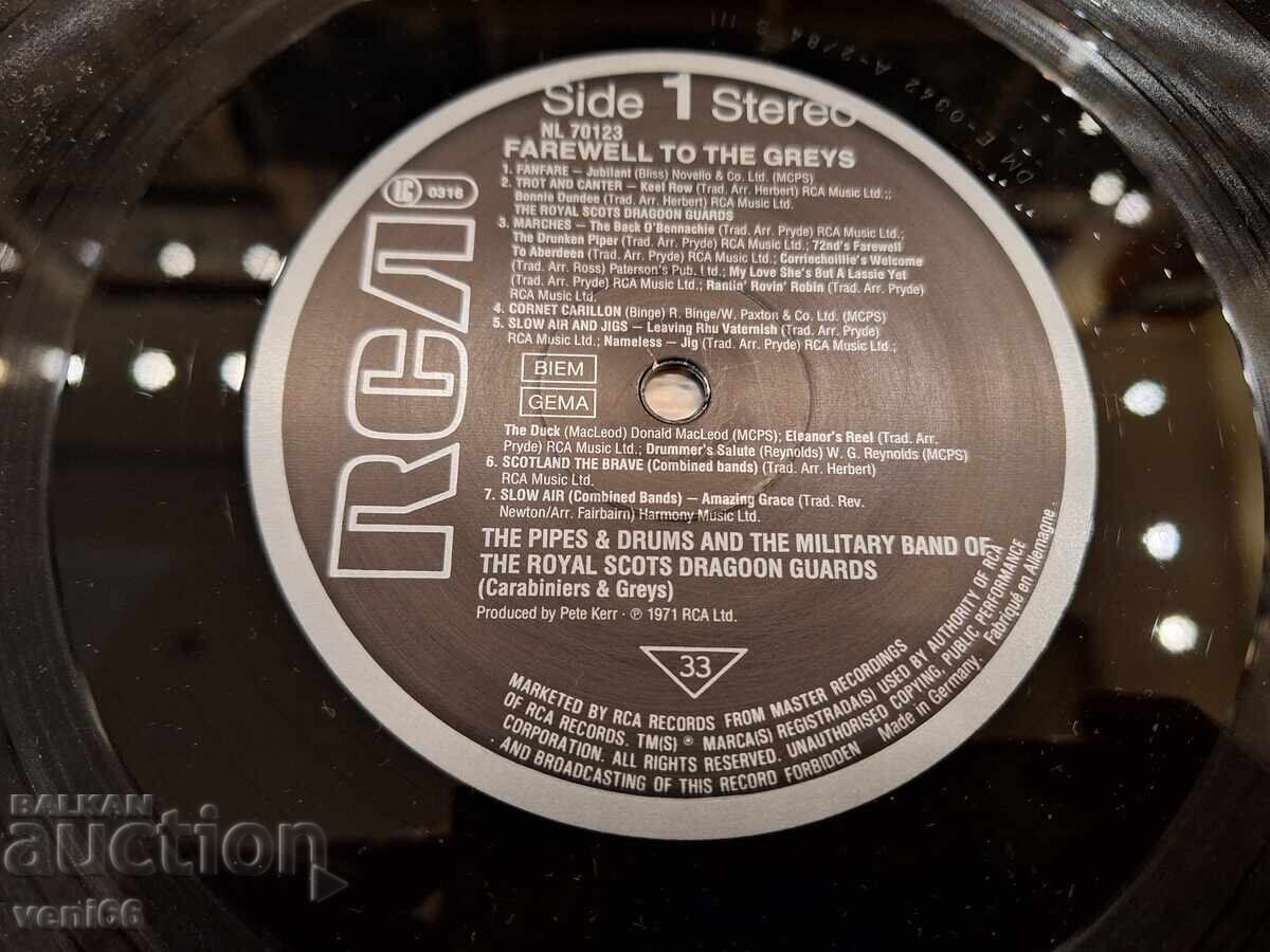 Licitație Disc de gramofon Adio celor cenușii