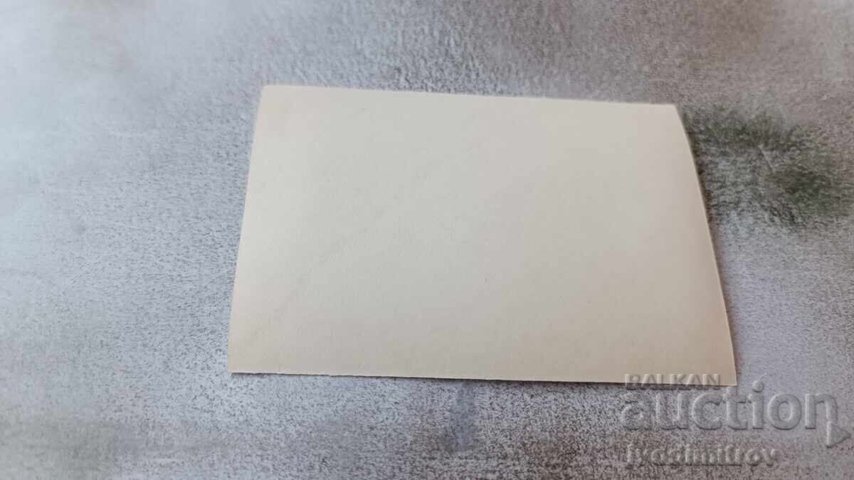 Снимка Момченце на брега на морето с цена 1.85 лв. | € 0.95 Снимка Момченце на брега на морето с цена 1.85 лв. | € 0.95