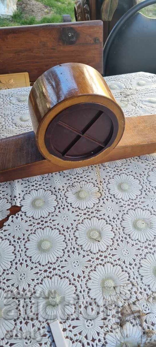 Delivery of Old clock