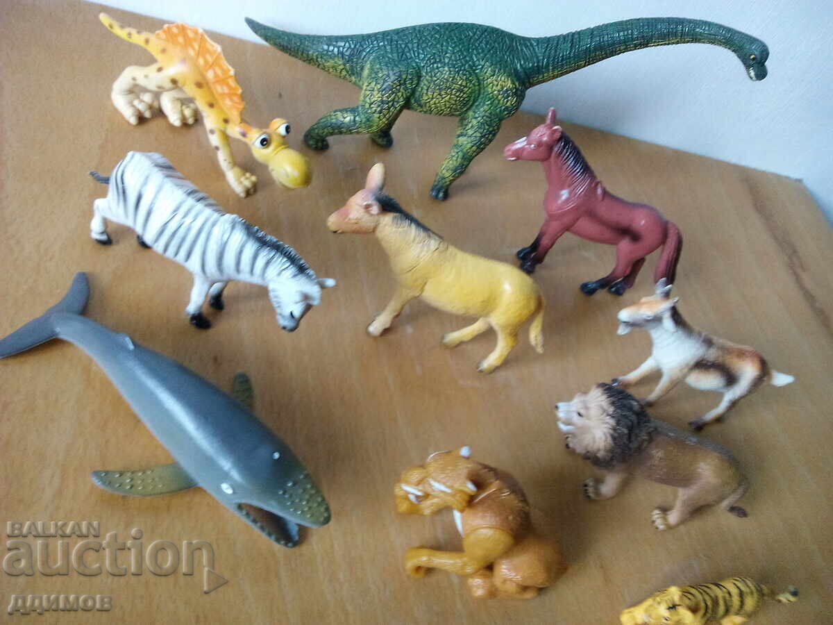 10 pieces of animal figurines - 6