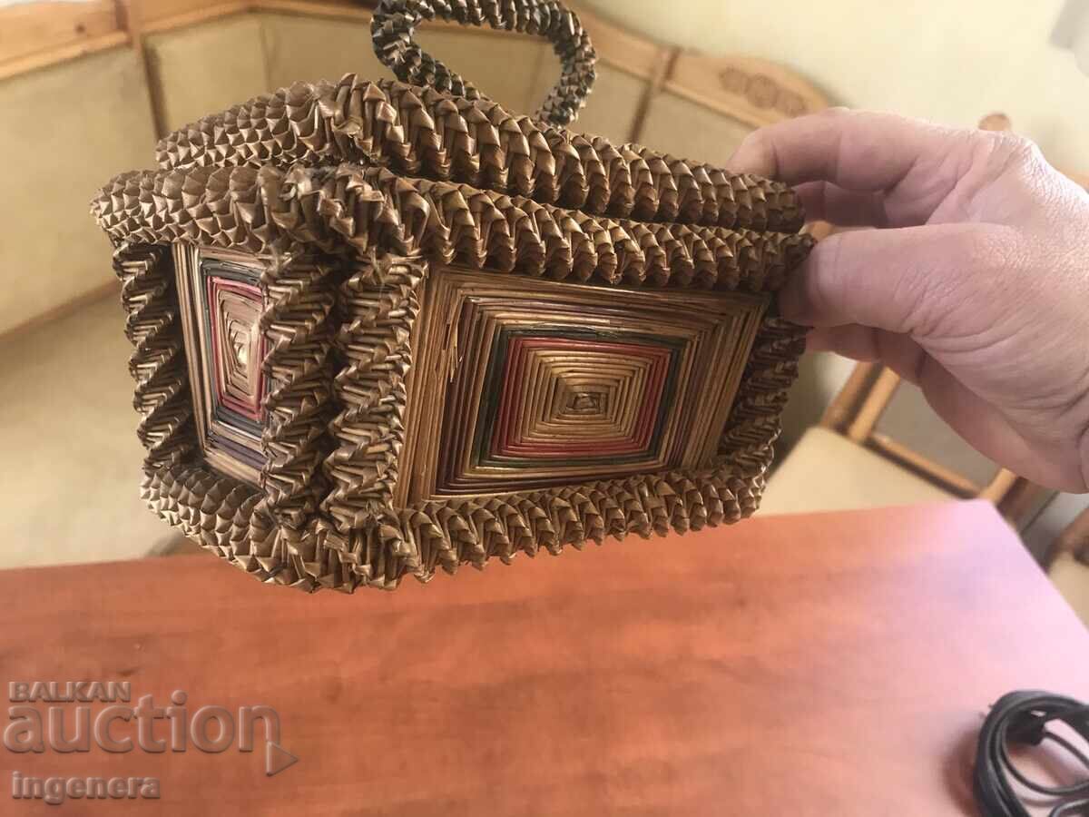 Delivery of BOX CHEST RATTAN WICKER VINTAGE CHEST Delivery of BOX CHEST RATTAN WICKER VINTAGE CHEST