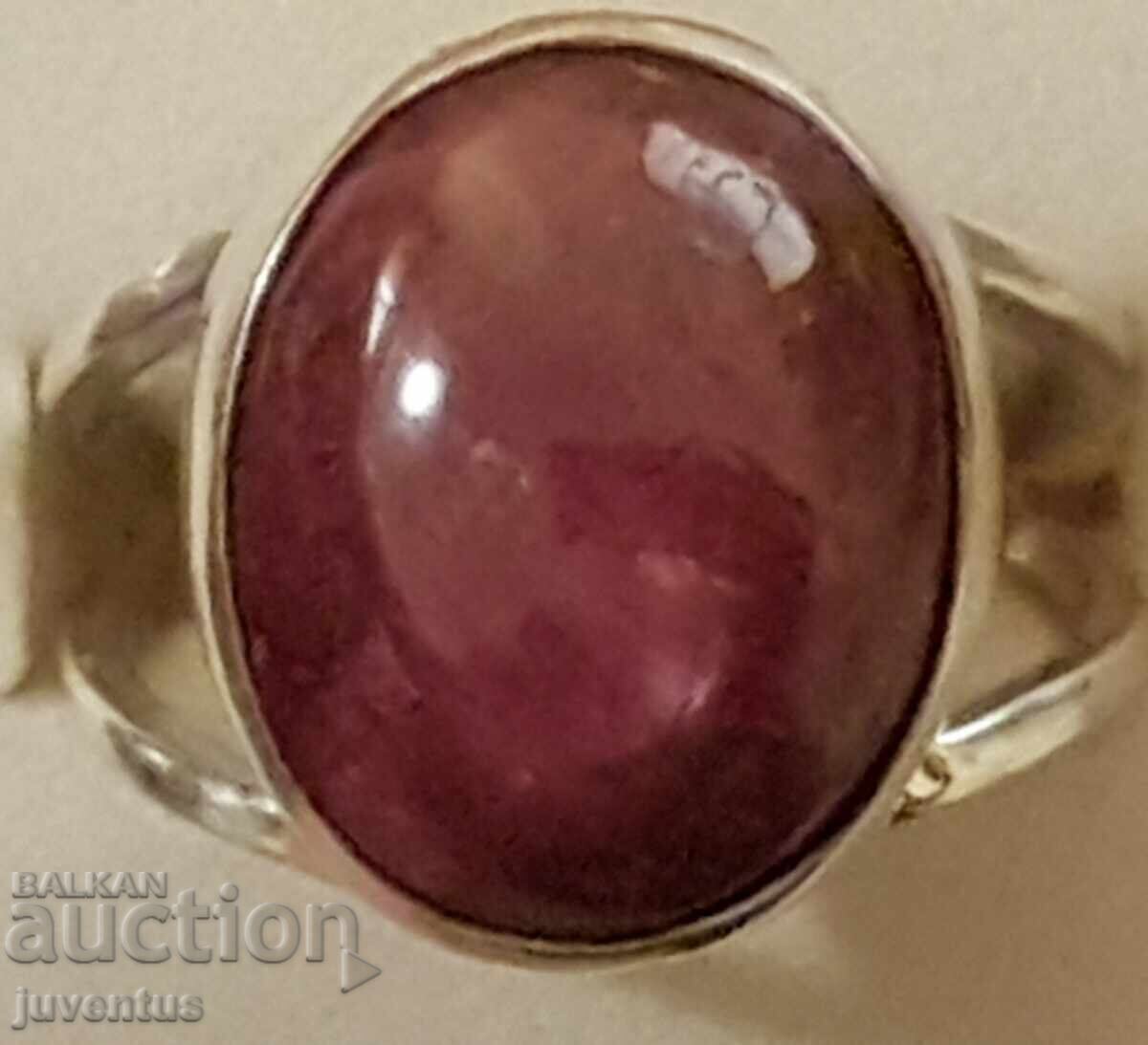 Auction SILVER RING WITH STAR RUBY UNTREATED 21.62ct. Auction SILVER RING WITH STAR RUBY UNTREATED 21.62ct.