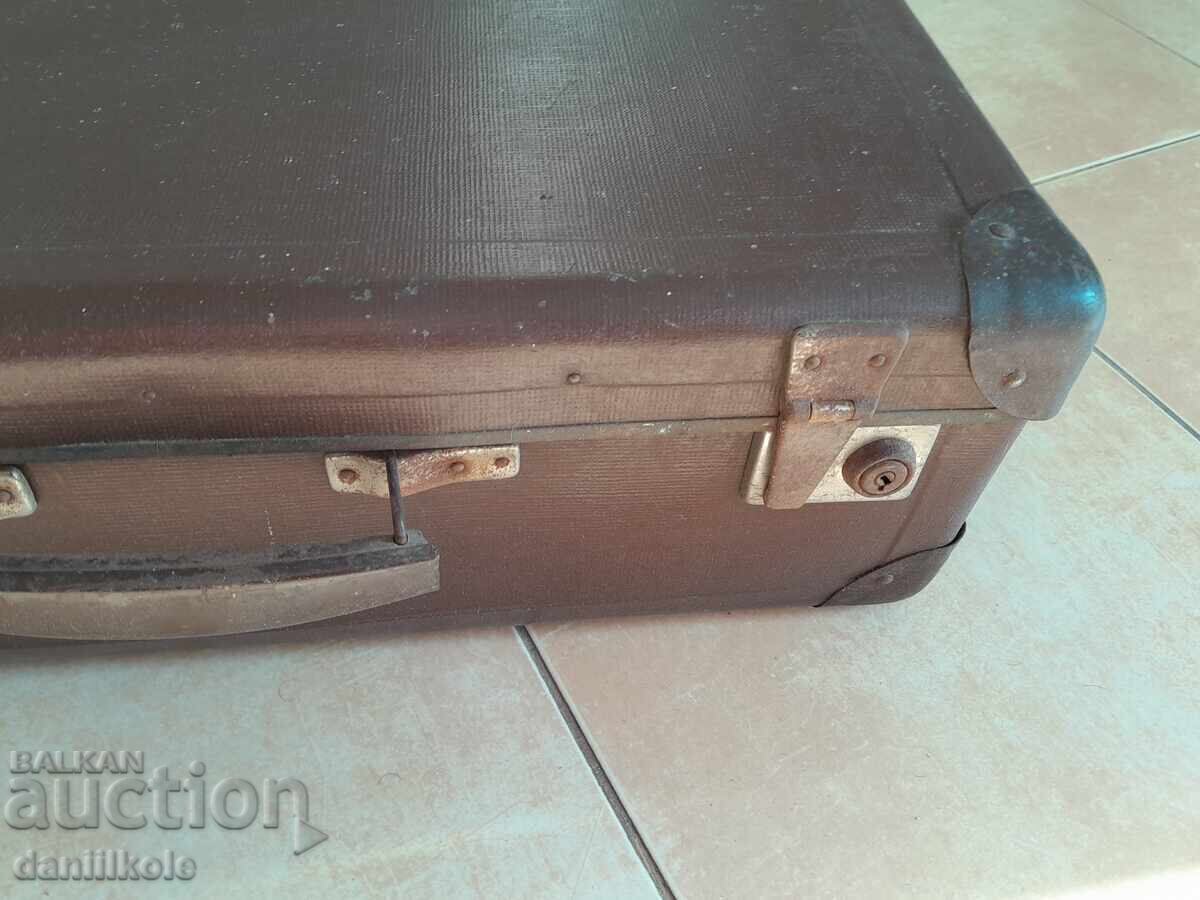 Delivery of *$*Y*$* OLD SUITCASE I QUALITY 1966 - SUPER CONDITION *$*Y*$* Delivery of *$*Y*$* OLD SUITCASE I QUALITY 1966 - SUPER CONDITION *$*Y*$*