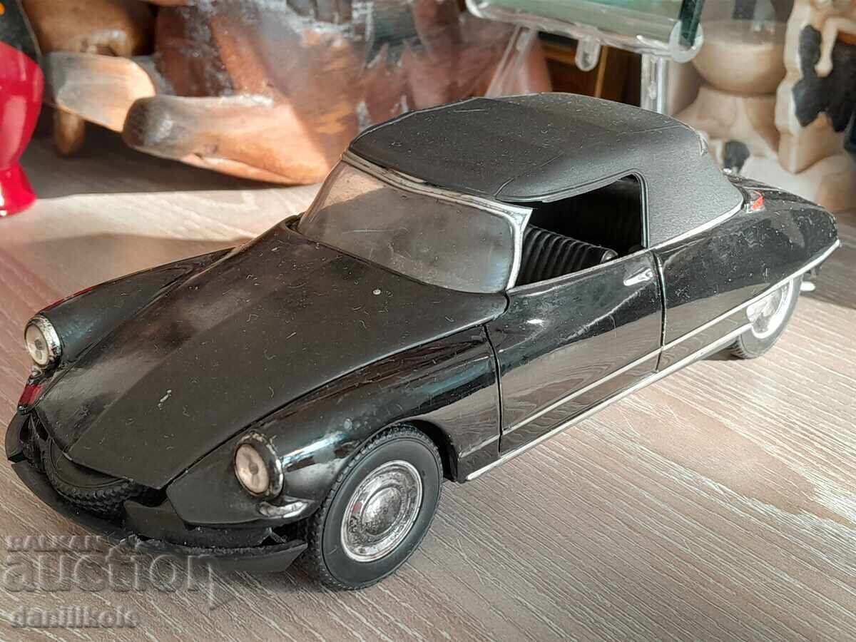 *$*Y*$*MARE METAL CITROEN DS 19 CABRIO WELLY 1/24 *$*Y*$* cu preț € 15.90 | 31.10 BGN