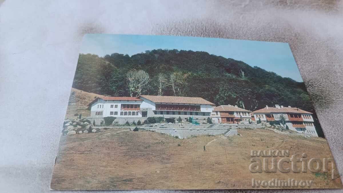 P K Tour. παιχνίδι Σύμπλεγμα Buntovna, καλύβες Partizanska και Voevodska