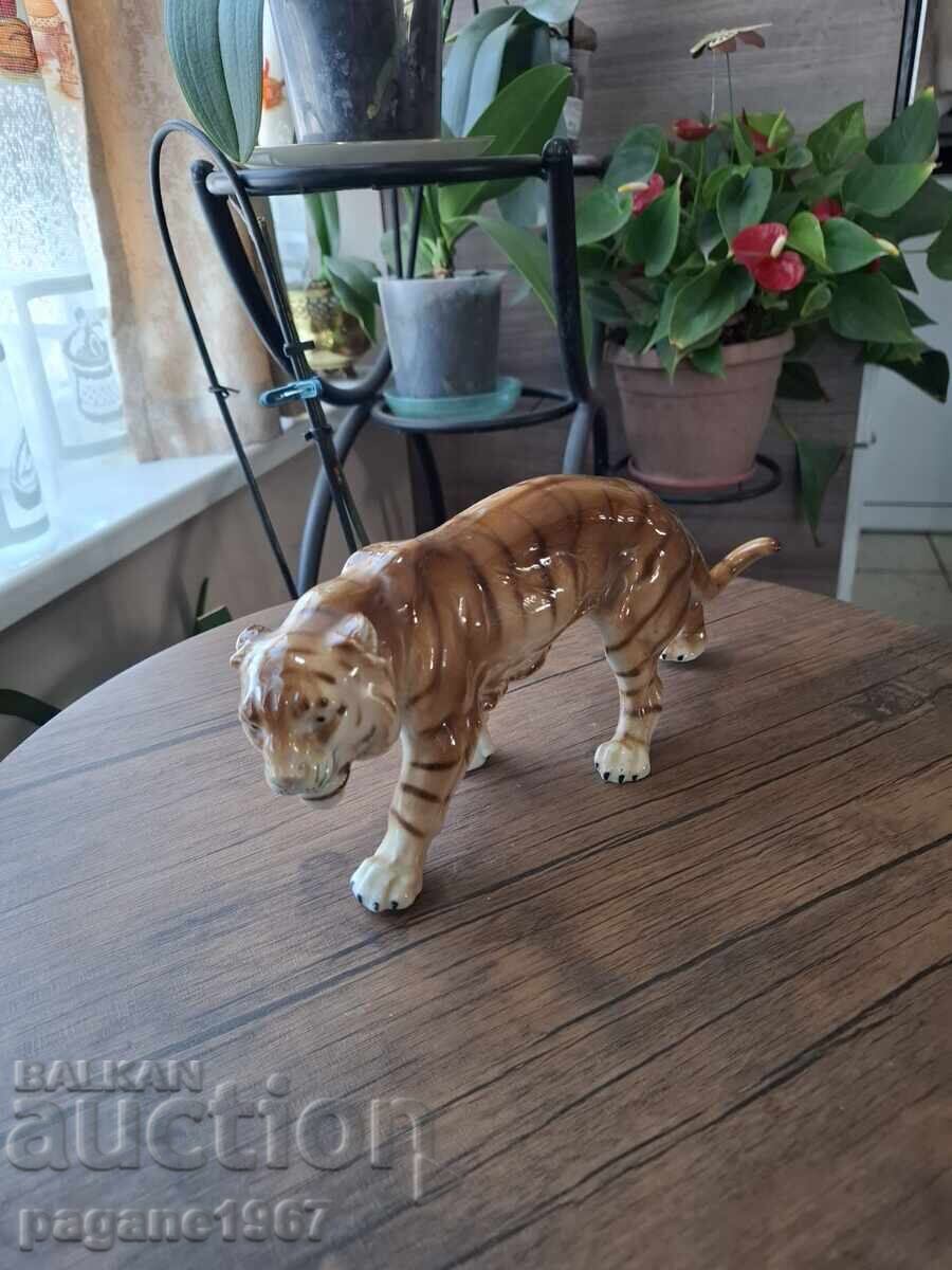 Licitație Tigru de portelan Licitație Tigru de portelan