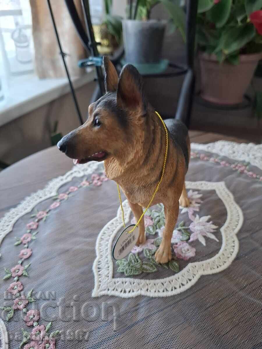 Delivery of Leonardo's German Shepherd Figurine Delivery of Leonardo's German Shepherd Figurine