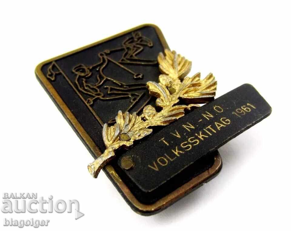 Австрия-Стара спортна значка-Ски слалом-1961г с цена 8.99 лв. | € 4.60 Австрия-Стара спортна значка-Ски слалом-1961г с цена 8.99 лв. | € 4.60