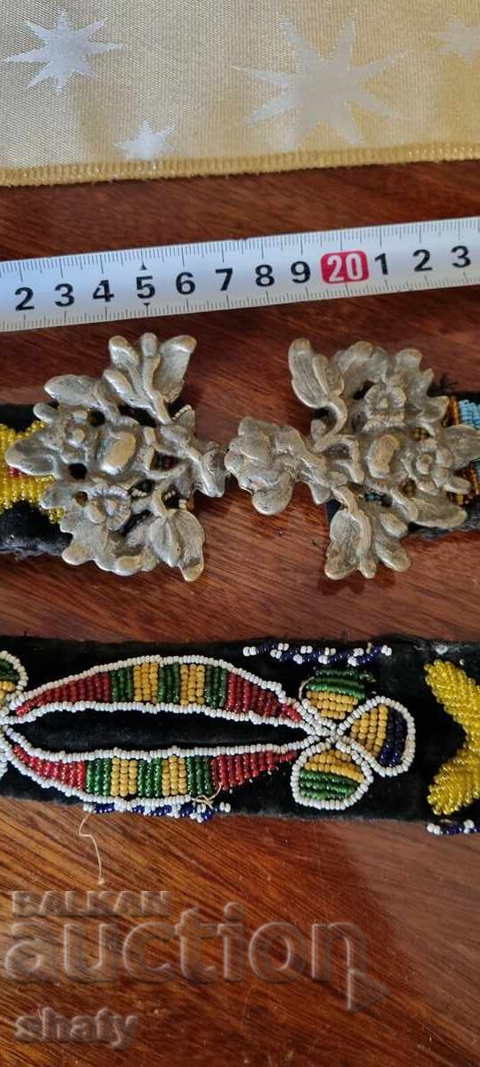 Catarame vechi cu curea cu margele cu preț € 135.00 | 264.04 BGN