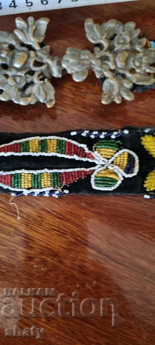 Livrarea Catarame vechi cu curea cu margele Livrarea Catarame vechi cu curea cu margele