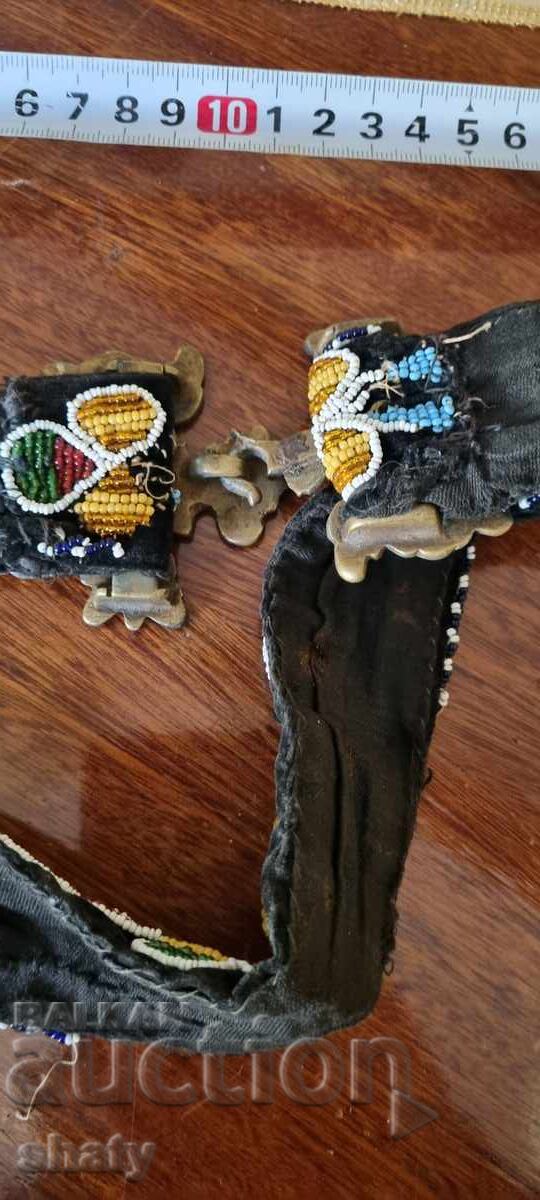 Catarame vechi cu curea cu margele - 6 Catarame vechi cu curea cu margele - 6