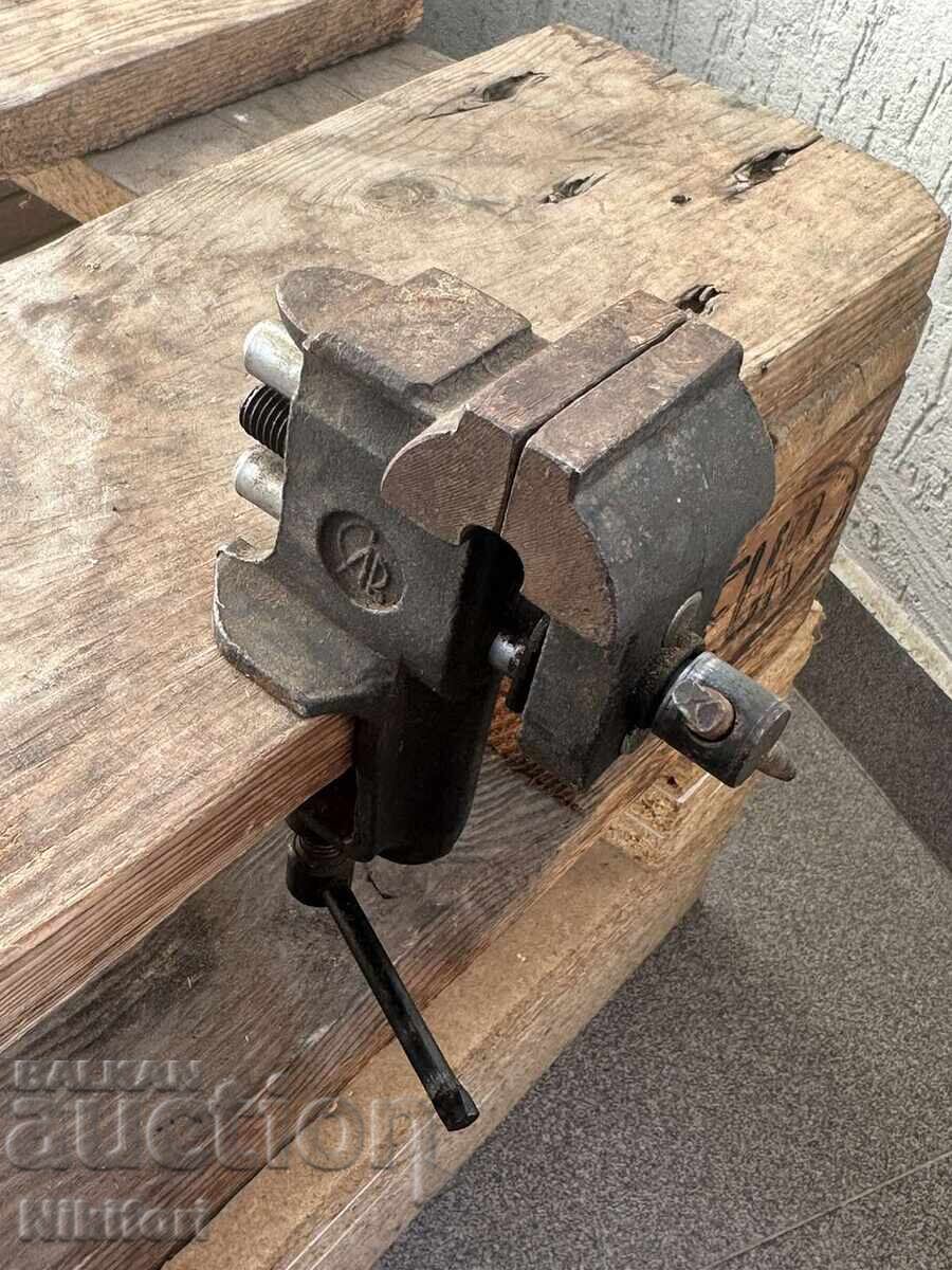Auction Small Jeweler's Vise for Watchmakers Auction Small Jeweler's Vise for Watchmakers