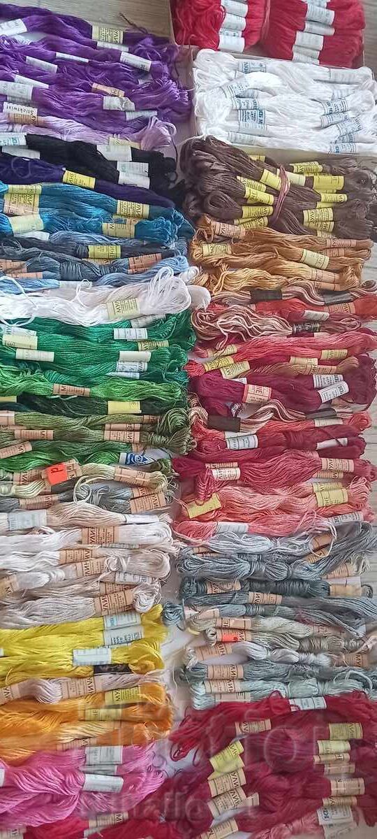 Lot ață 200 buc. Fire de broderie/alte proiecte cu preț 50.00 BGN | € 25.56 Lot ață 200 buc. Fire de broderie/alte proiecte cu preț 50.00 BGN | € 25.56