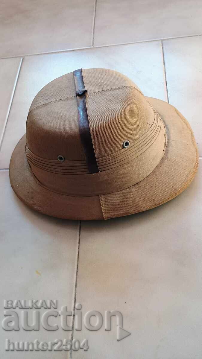 Παλιό, αποικιακό, καπέλο από φελλό με τιμή € 25.95 | 50.75 BGN Παλιό, αποικιακό, καπέλο από φελλό με τιμή € 25.95 | 50.75 BGN