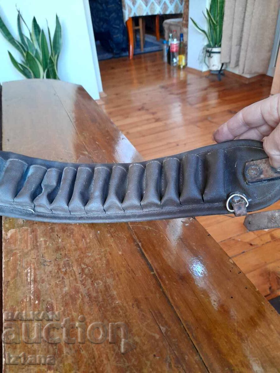 Delivery of Old hunting cartridge Delivery of Old hunting cartridge