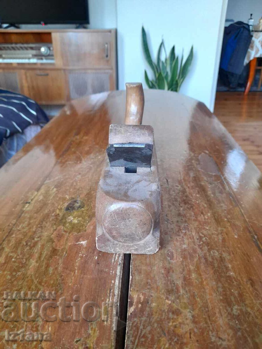 Old carpenter's plane with price 37.00 BGN | € 18.92 Old carpenter's plane with price 37.00 BGN | € 18.92