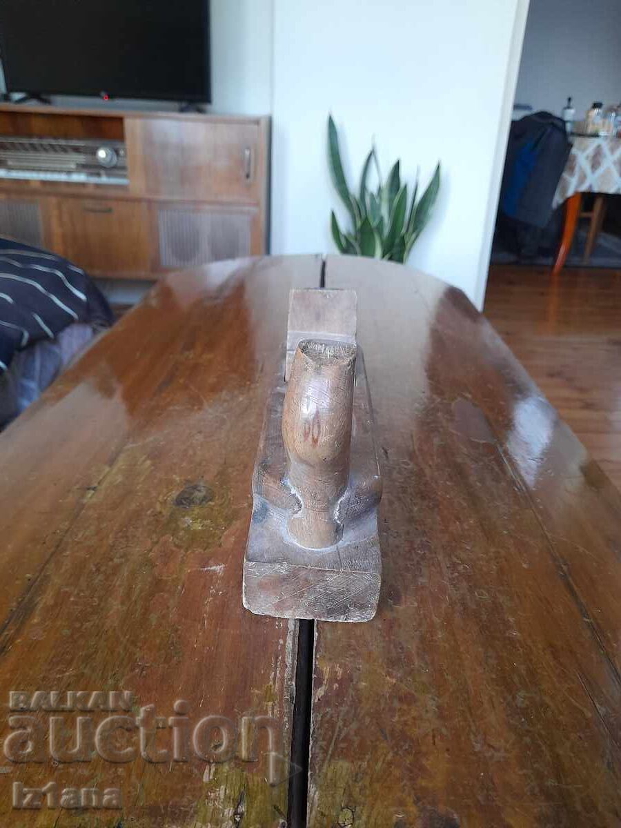 Delivery of Old carpenter's plane Delivery of Old carpenter's plane