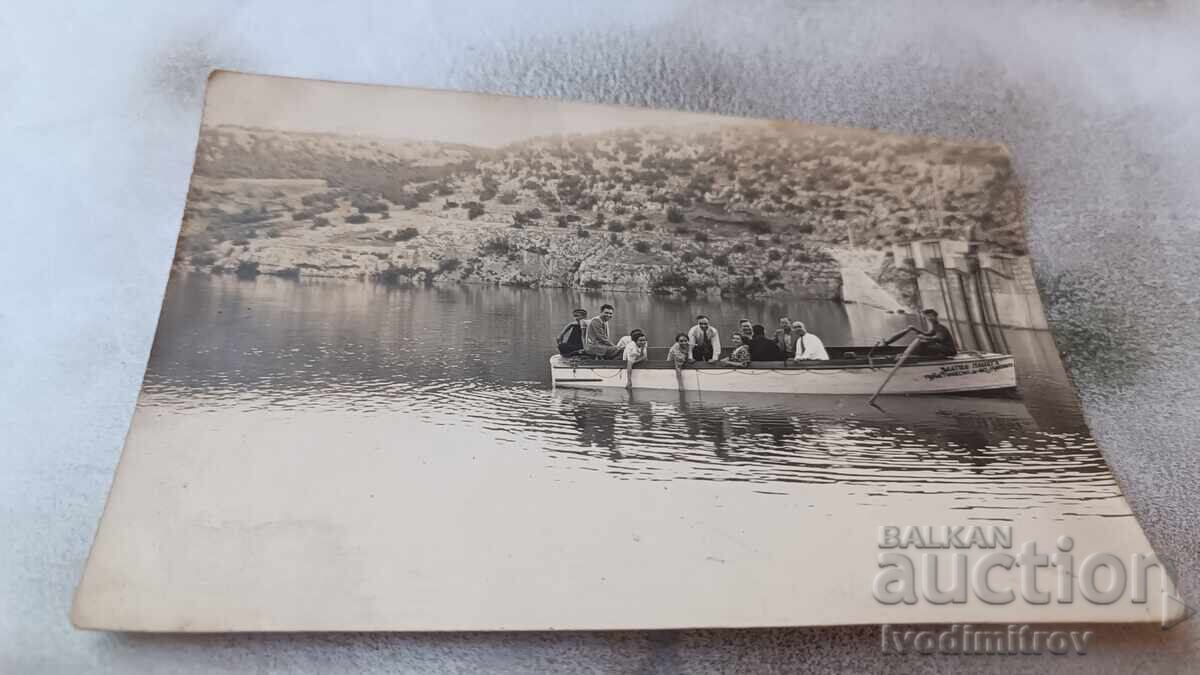 Sister Lukovit Men and women in a boat for the Syndicate's entertainment Sister Lukovit Men and women in a boat for the Syndicate's entertainment