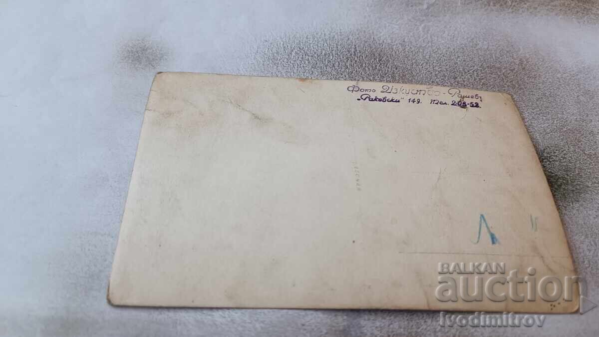 Φωτογραφία Μικρό κορίτσι με τιμή 1.65 BGN | € 0.84