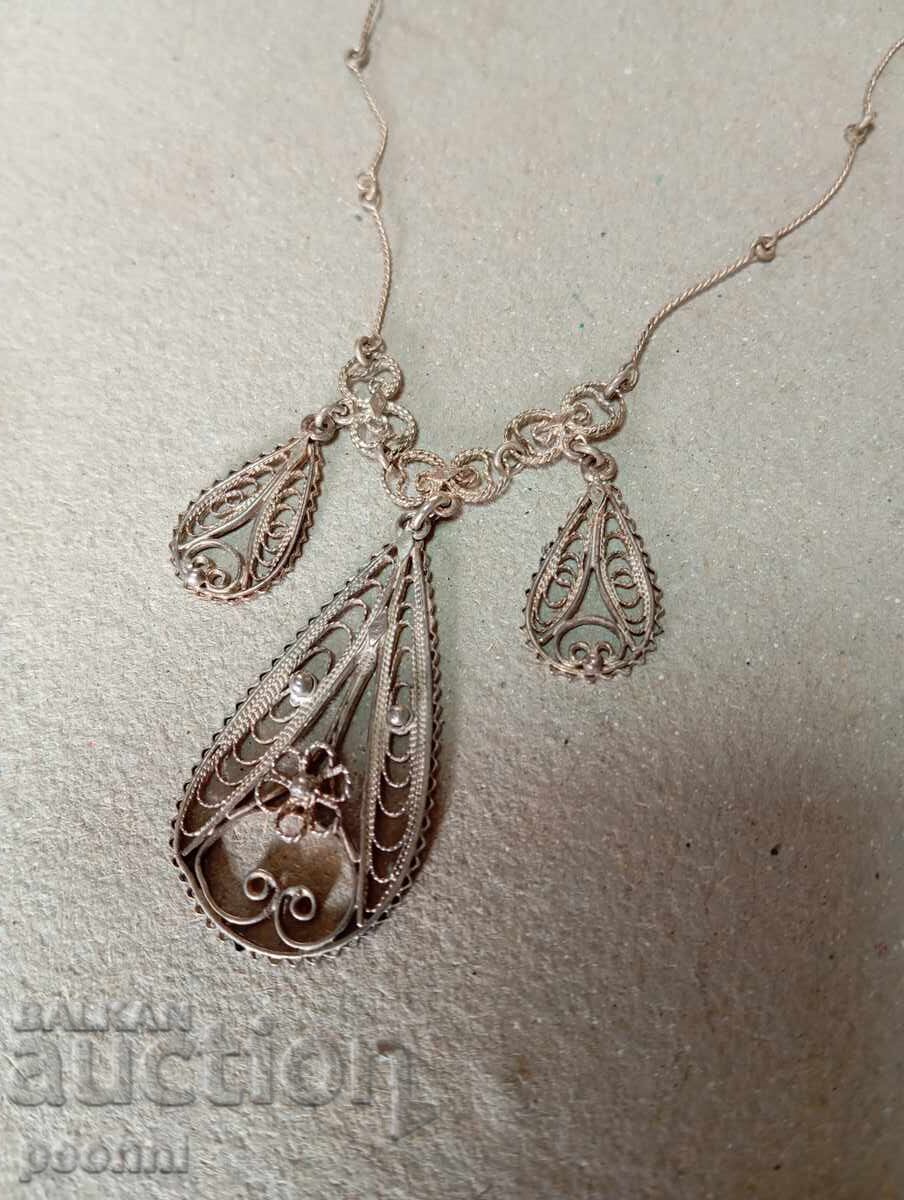 Много красиво сребърно филигранно колие с цена 70.00 лв. | € 35.79 Много красиво сребърно филигранно колие с цена 70.00 лв. | € 35.79