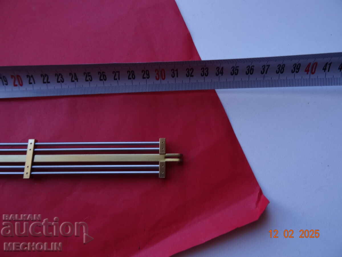 PENDUL CEAS DE PERETE 2 cu preț 40.00 BGN | € 20.45 PENDUL CEAS DE PERETE 2 cu preț 40.00 BGN | € 20.45