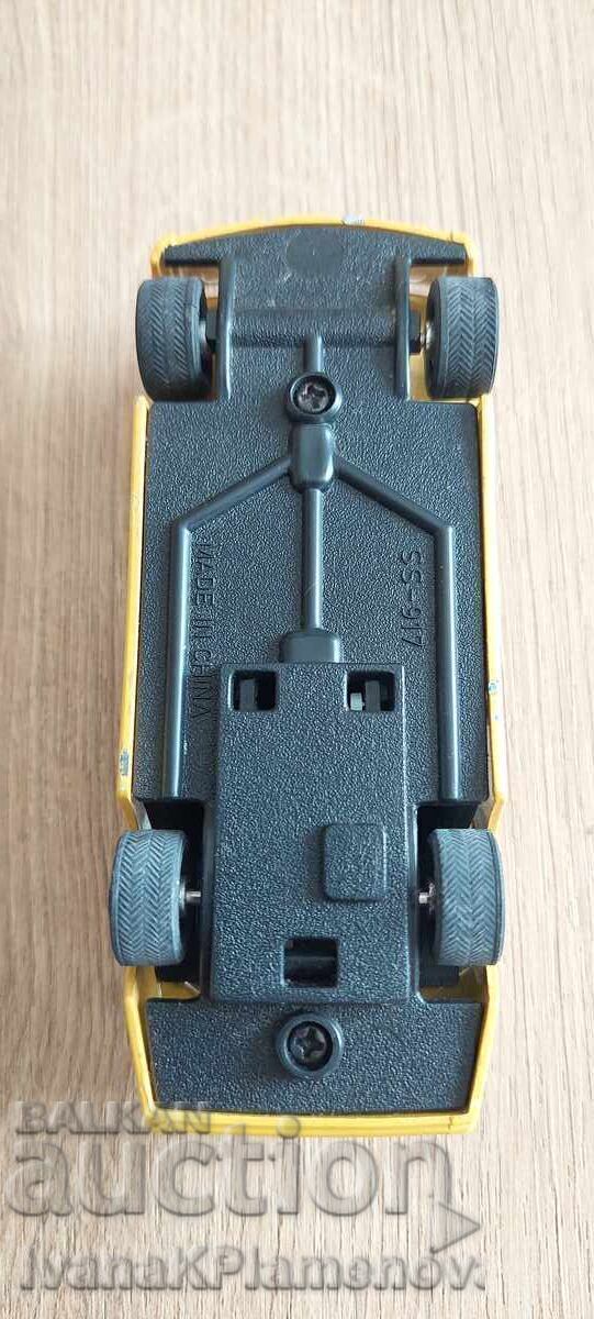 A metal cart with a mechanism for collectors - 5