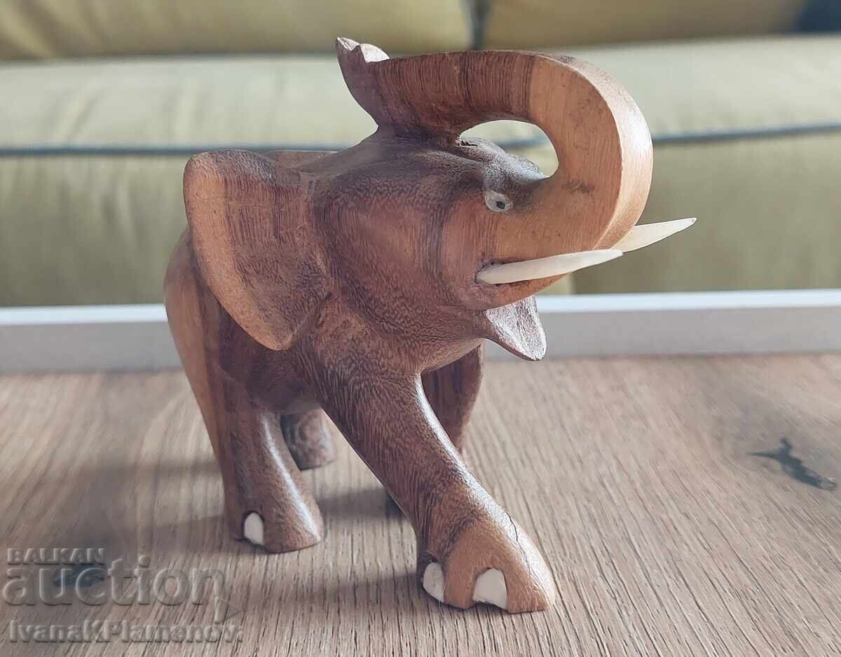 Figurină sculptată în lemn pentru colecționari cu preț 20.00 BGN | € 10.23 Figurină sculptată în lemn pentru colecționari cu preț 20.00 BGN | € 10.23