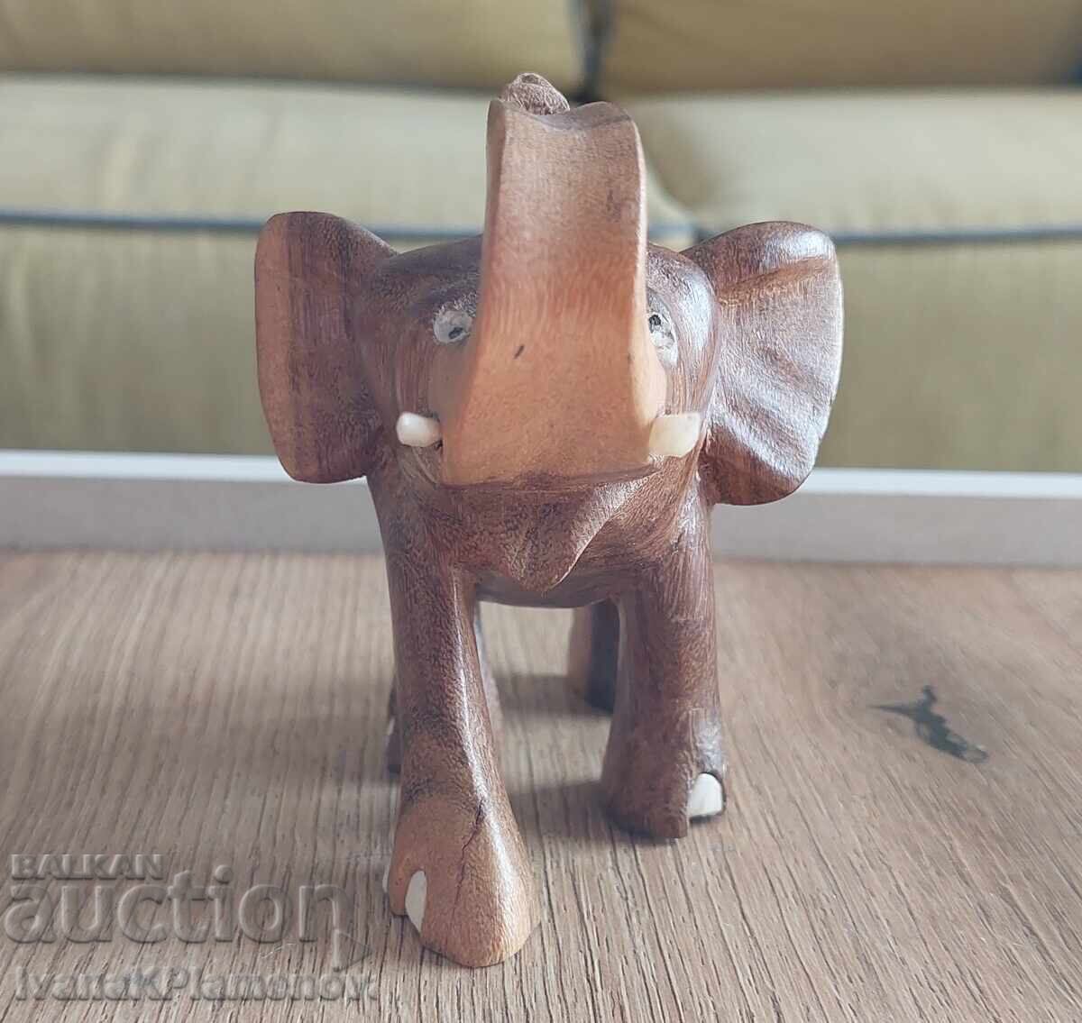 Licitație Figurină sculptată în lemn pentru colecționari Licitație Figurină sculptată în lemn pentru colecționari