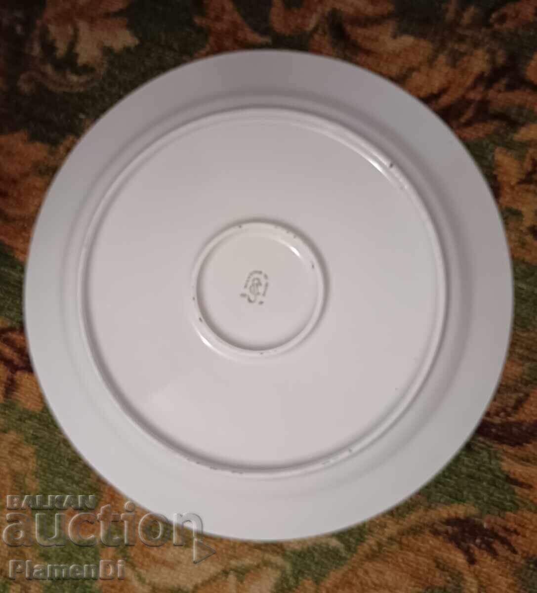 Auction  Porcelain, plateau plate.