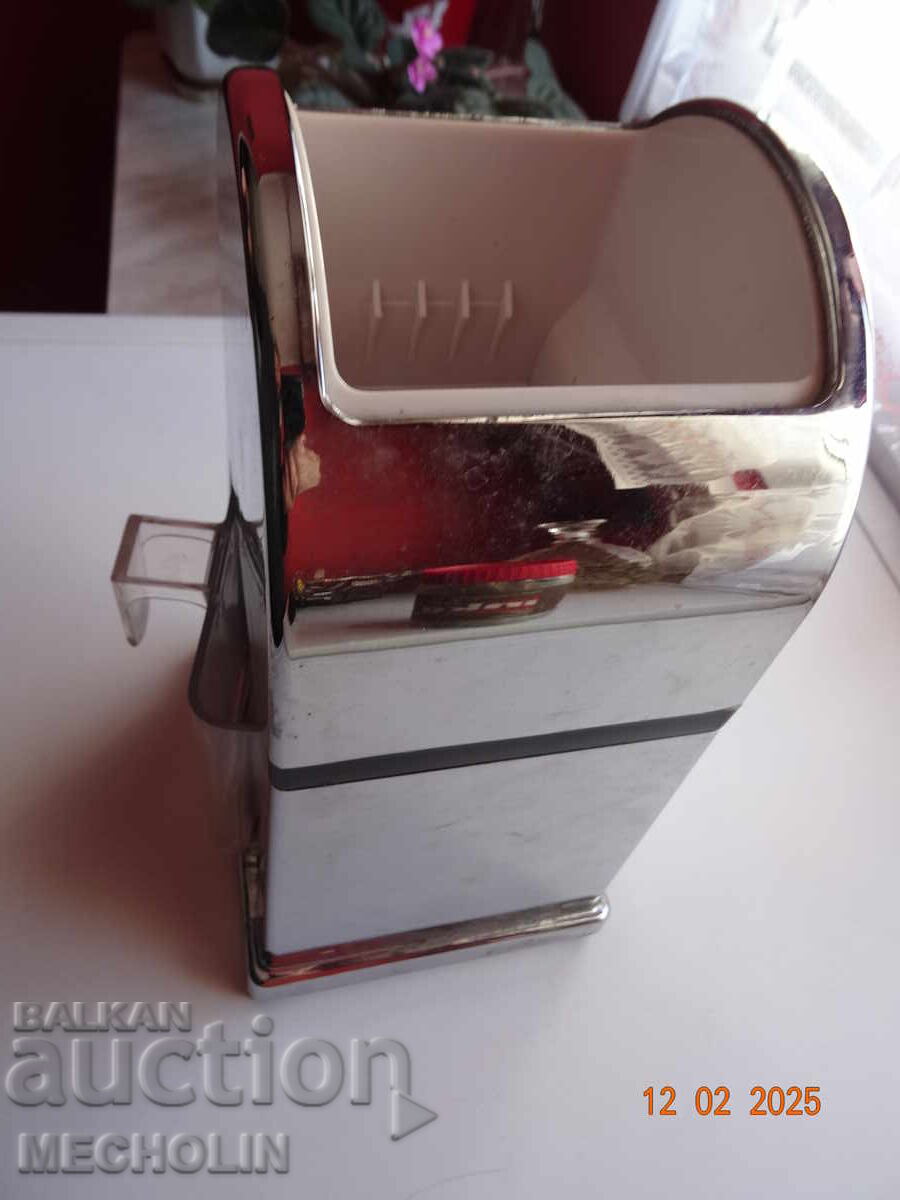 Delivery of MECHANICAL ICE CRUSHER Delivery of MECHANICAL ICE CRUSHER