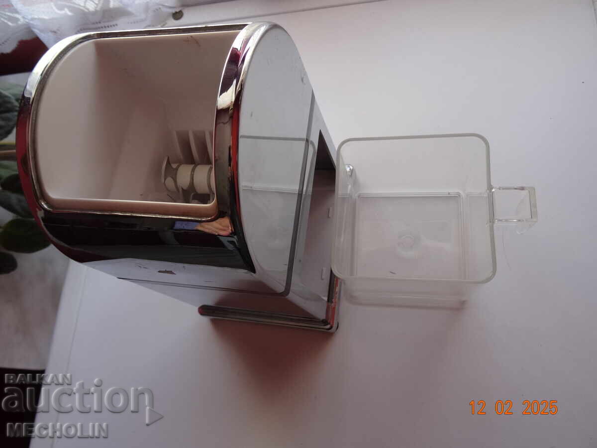 MECHANICAL ICE CRUSHER - 5 MECHANICAL ICE CRUSHER - 5