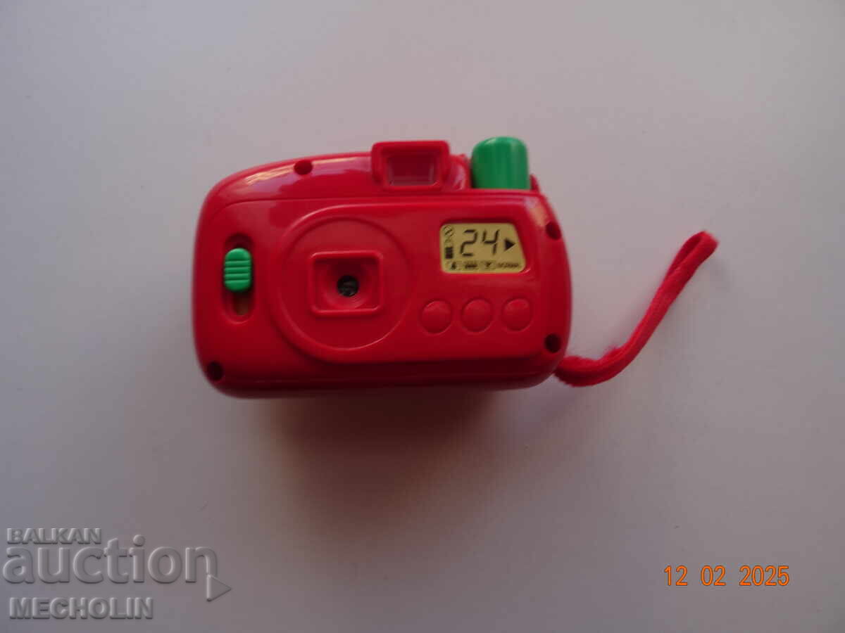 CAMERA VECHE DE JUCĂRIE cu preț 10.00 BGN | € 5.11 CAMERA VECHE DE JUCĂRIE cu preț 10.00 BGN | € 5.11