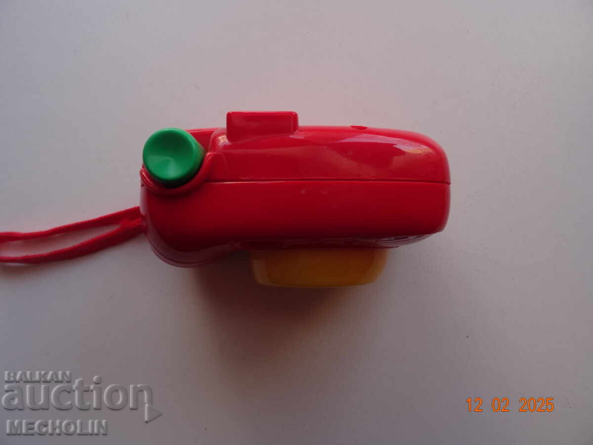 Livrarea CAMERA VECHE DE JUCĂRIE Livrarea CAMERA VECHE DE JUCĂRIE