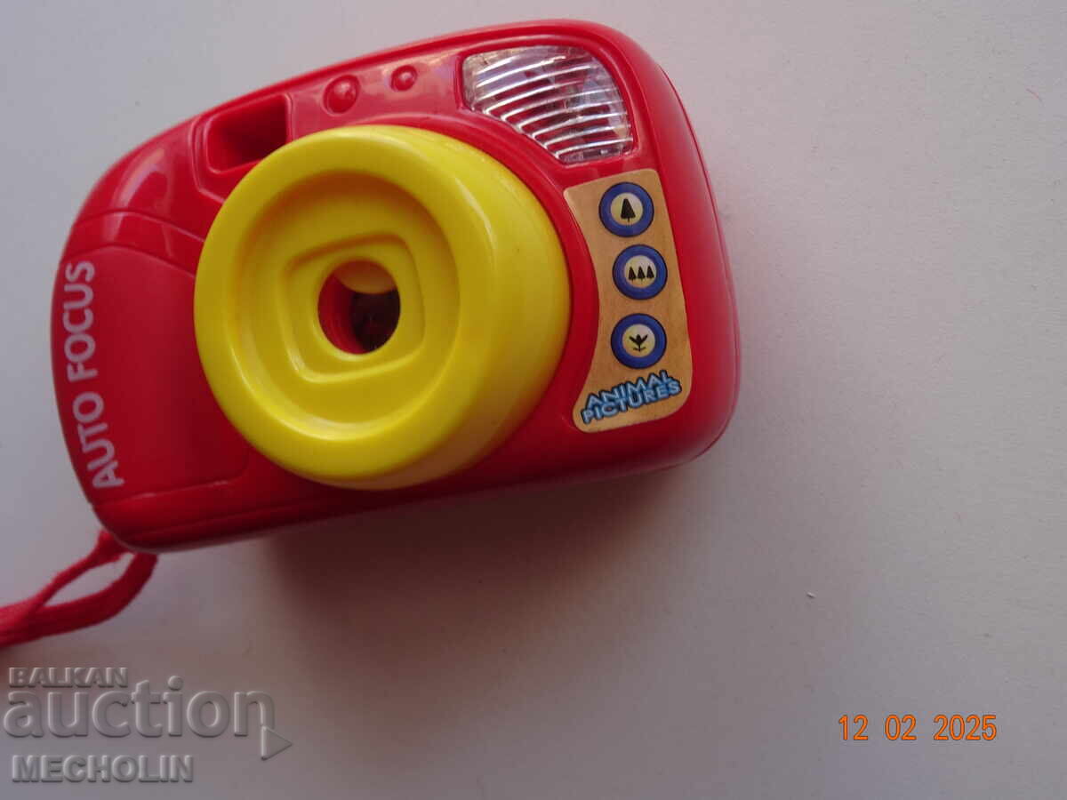 CAMERA VECHE DE JUCĂRIE - 6 CAMERA VECHE DE JUCĂRIE - 6