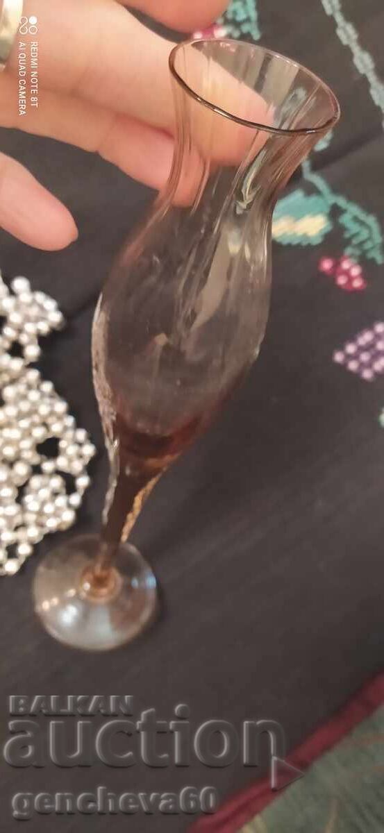 Exquisite retro vase made of colored glass - 7