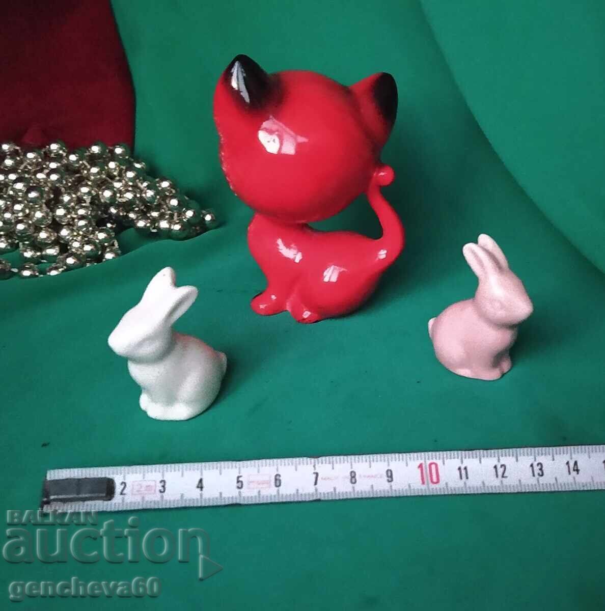 LOT Old porcelain figurines with price 12.00 BGN | € 6.14 LOT Old porcelain figurines with price 12.00 BGN | € 6.14