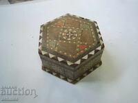 1 WOODEN BOX WITH MOTHER OF PEARL