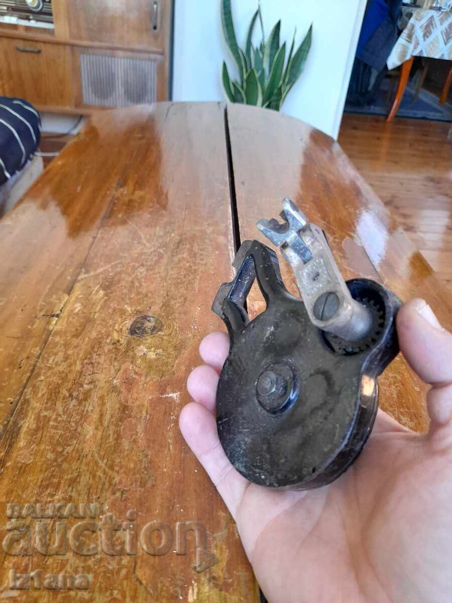 Auction Sewing machine spindle Auction Sewing machine spindle