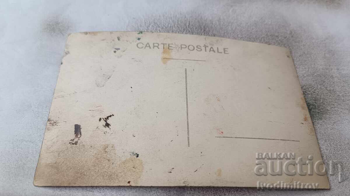 Φωτογραφία Άνδρας με σορτς με τιμή 3.45 BGN | € 1.76 Φωτογραφία Άνδρας με σορτς με τιμή 3.45 BGN | € 1.76