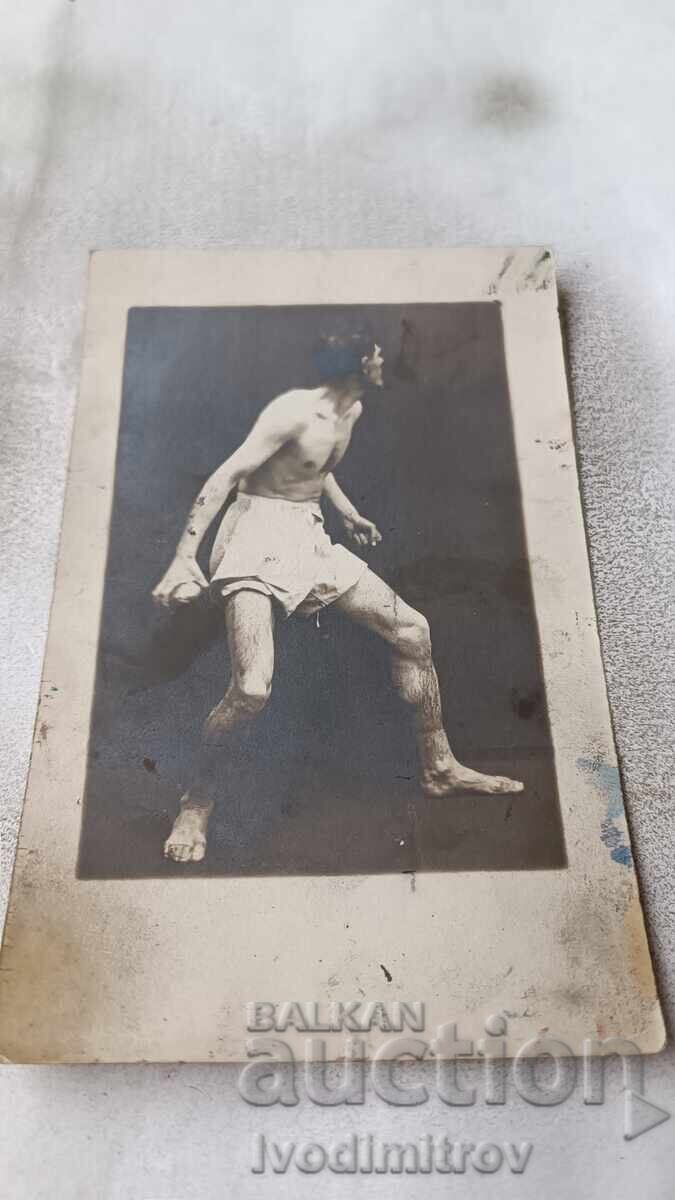 Φωτογραφία Άνδρας με σορτς Φωτογραφία Άνδρας με σορτς