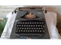 Old typewriter Erika 11 - Made in Germany - 1955