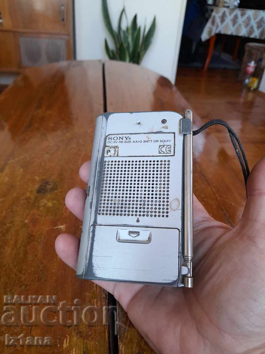 Delivery of Old radio, SONY radio receiver Delivery of Old radio, SONY radio receiver