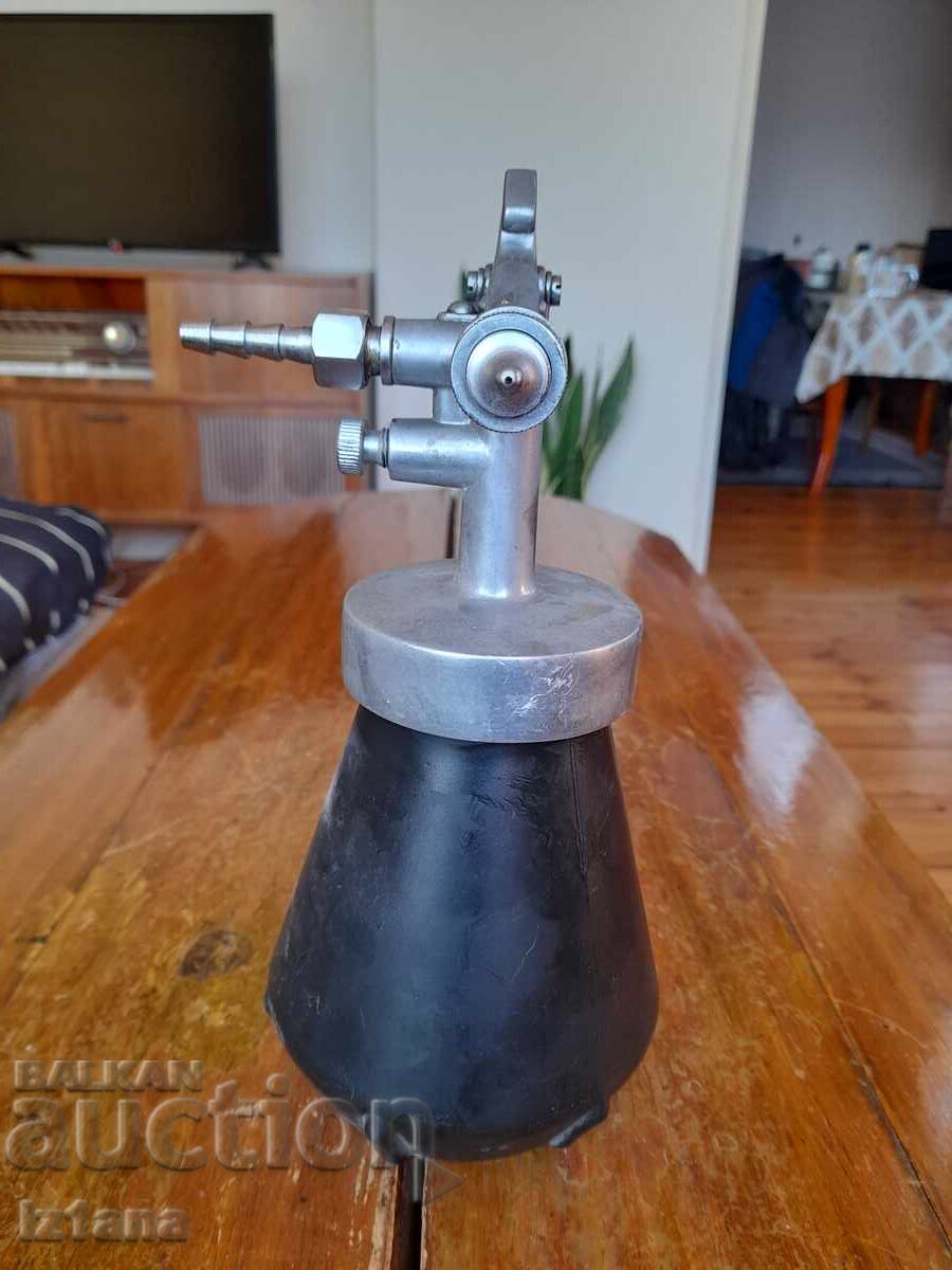 Old compressor spray gun for painting with price 65.00 BGN | € 33.23 Old compressor spray gun for painting with price 65.00 BGN | € 33.23